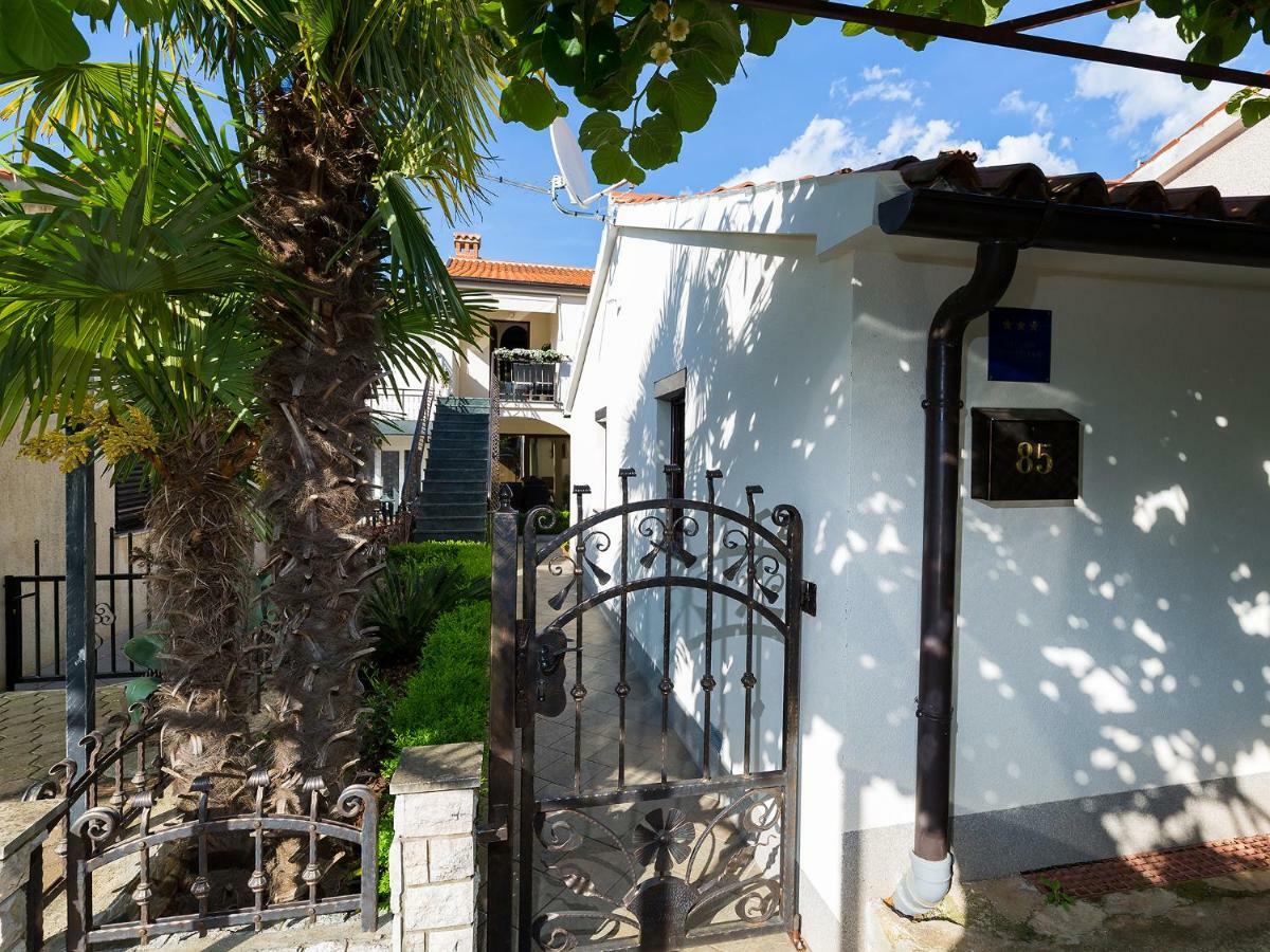 Cosy Studio Apartment Porec Exterior photo